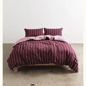 Hommey Duvet in Mulberry/Aster, Size King/Cali King